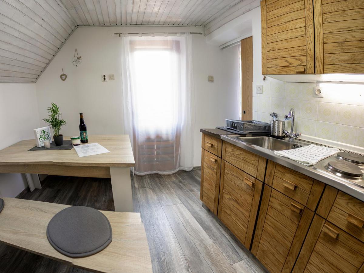Апартаменты Apartma Petra Ravnik - Wanderer'S Hut Бохинь Экстерьер фото