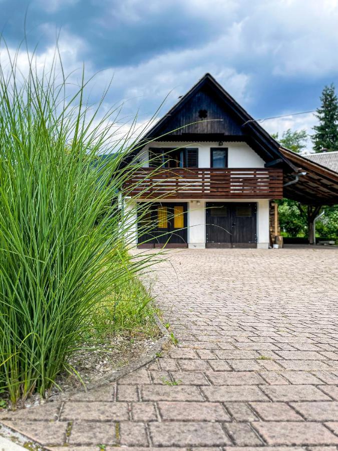Апартаменты Apartma Petra Ravnik - Wanderer'S Hut Бохинь Экстерьер фото